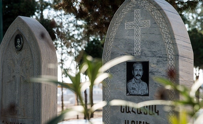 menavisualss's tweet image. 🪦 🇮🇷 Graves of the Christian victims of the Iran-Iraq war, Tehran, Islamic Republic of Iran.

Today, the Armenian community in Iran stands as one of the few minorities that has managed to preserve its distinct cultural identity within a theocratic framework, while being