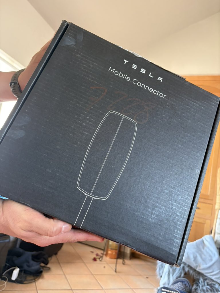 Leslie ⚔️ Fishlock tweet media