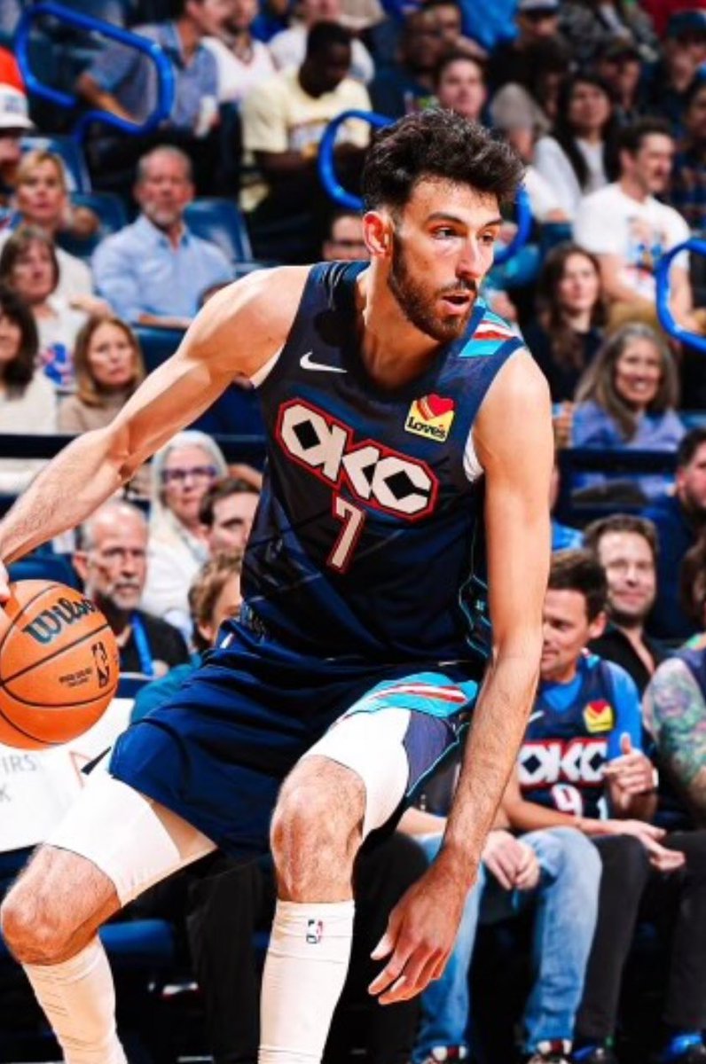 TheHoopCentral's tweet photo. Chet Holmgren tonight:

28 Points
8 Rebounds 
2 Assists 
11/19 FGM
6/11 3PM
32 Minutes https://t.co/apRVJn4glC