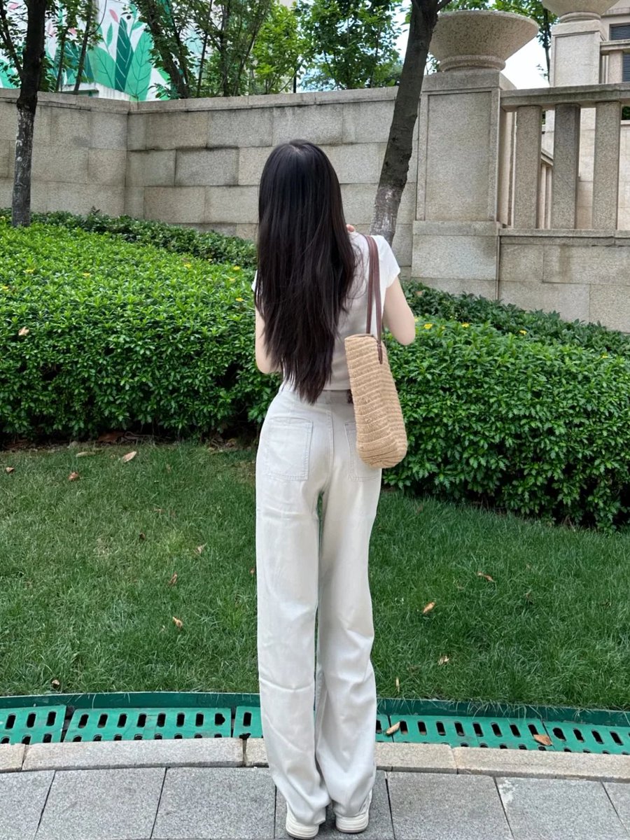 yiwuxmt's tweet photo. 今天心情：阴天借我躲一躲  今天心情：阴天借我躲一躲 https://t.co/HWAFWHdrAE