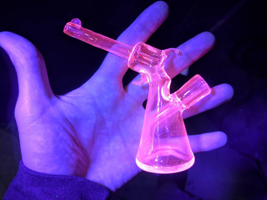 piecemakerglass's tweet photo. All (UV) Lucy PieceMaker Rig. πΉπ₯π«β‘
#piecemakerglass
#glassofig #glassart #glass #boro #headyglass #glassporn #710 #headyart #420 #art #pendantsofig #oil #errl #minitubes #glass_of_ig #lampwork #glassforsale #coe33 #heady #pendant #dabs #borosilicate https://t.co/mRkXBVp8gf