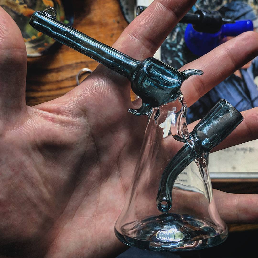 piecemakerglass's tweet photo. π«Heavy BlueGrass PieceMaker rig. π«
10mm // 2-hole downstem//
DM for price. #piecemakerglass
#glassofig #glassart #glass #boro #headyglass #glassporn #710 #headyart #420 #art #minirigsofig #oil #errl #minitubes #glass_of_ig #lampwork #glassforsale #coe33 #heady https://t.co/HbaPcTvioD
