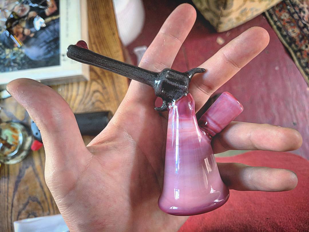 piecemakerglass's tweet photo. Quasar two tone piecemaker rig. ππ₯π«#piecemakerglass
#glassofig #glassart #glass #boro #headyglass #glassporn #710 #headyart #420 #art #pendantsofig #oil #errl #minitubes #glass_of_ig #lampwork #glassforsale #coe33 #heady #pendant #dabs #borosilicate https://t.co/9Z1ixmKNsi