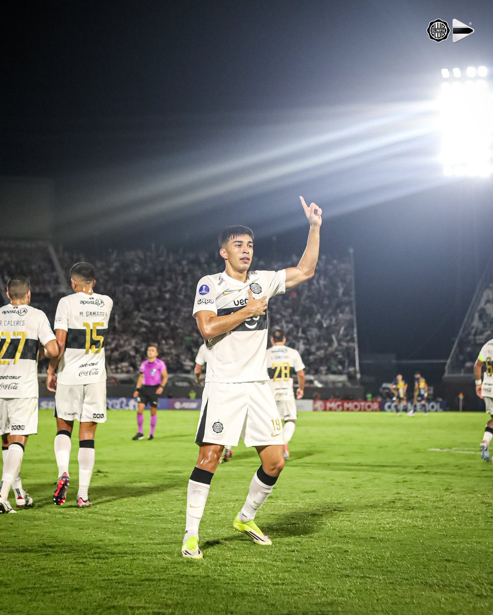 OlimpiaMedia's tweet photo. ¡𝗖𝗟𝗔𝗦𝗜𝗙𝗜𝗖𝗔𝗗𝗢𝗦! ✅️

Gracias a un golazo de Rubén Darío Lezcano, @elClubOlimpia logró su objetivo y se metió a la Fase de Grupos de la CONMEBOL Sudamericana 2026.

El Decano derrotó [1-0] a un complicado Sportivo Trinidense y selló su boleto para la próxima etapa del certamen.

Partido disputado en el Estadio Defensores del Chaco, ante un impresionante marco de público franjeado, que alentó y empujó en todo momento al equipo.

El Rey de Copas estará presente en el sorteo, que se llevará a cabo el próximo 19 de marzo.

🔜 Próximo partido: domingo, ante Sportivo San Lorenzo, por la novena fecha del Torneo Apertura 2026.

¡A seguir con todo! ⚔️