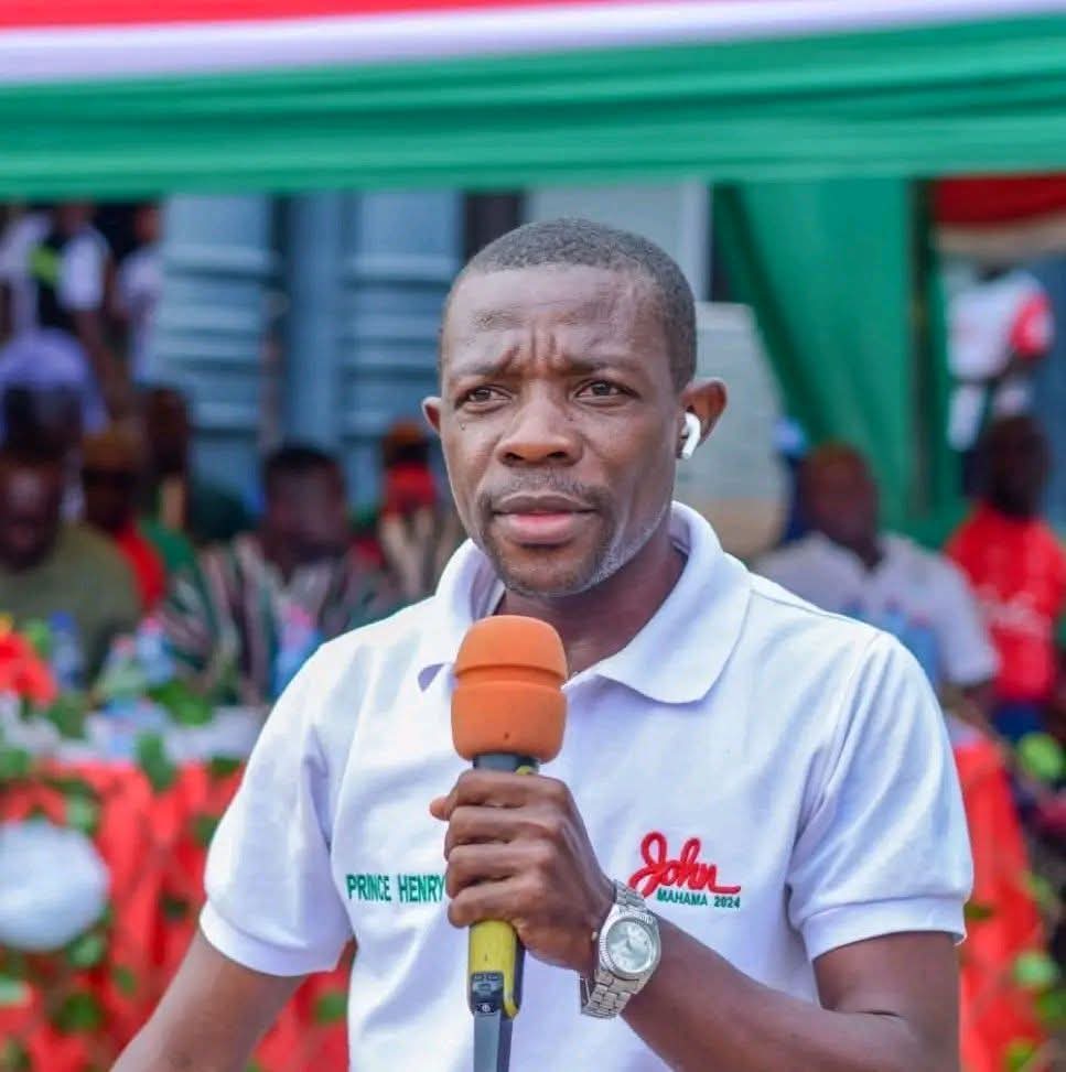 PrinceHenry_PHK's tweet image. Eastern Regional Communication Officer hopeful. So help me God .
Prince Henry Koforidua #PHK humility in service and respect for all. #communication #EasternRegion #TV3GH #CitiCBS #JoyNews #JoySMS #GMG #TV3Newday #Newsfile