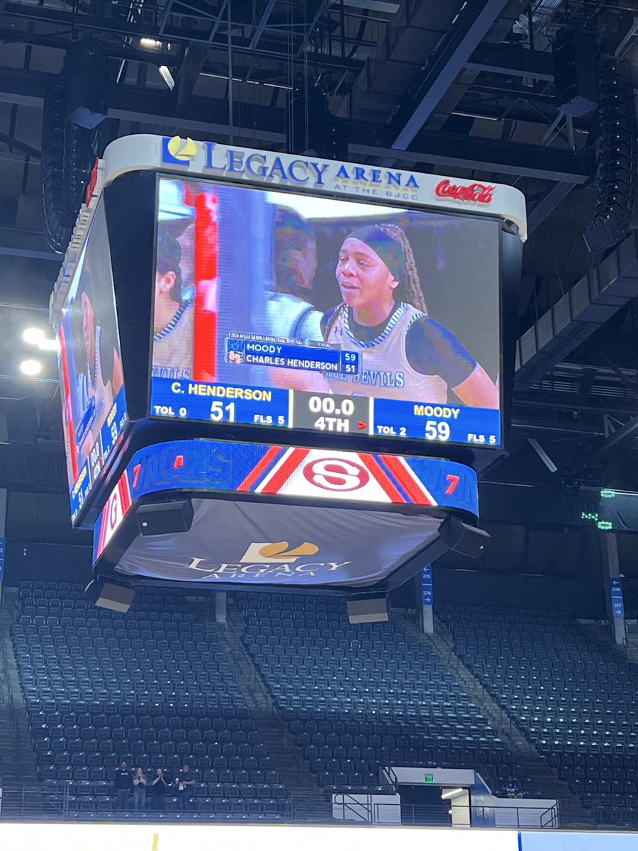 Lara Gowder tweet media