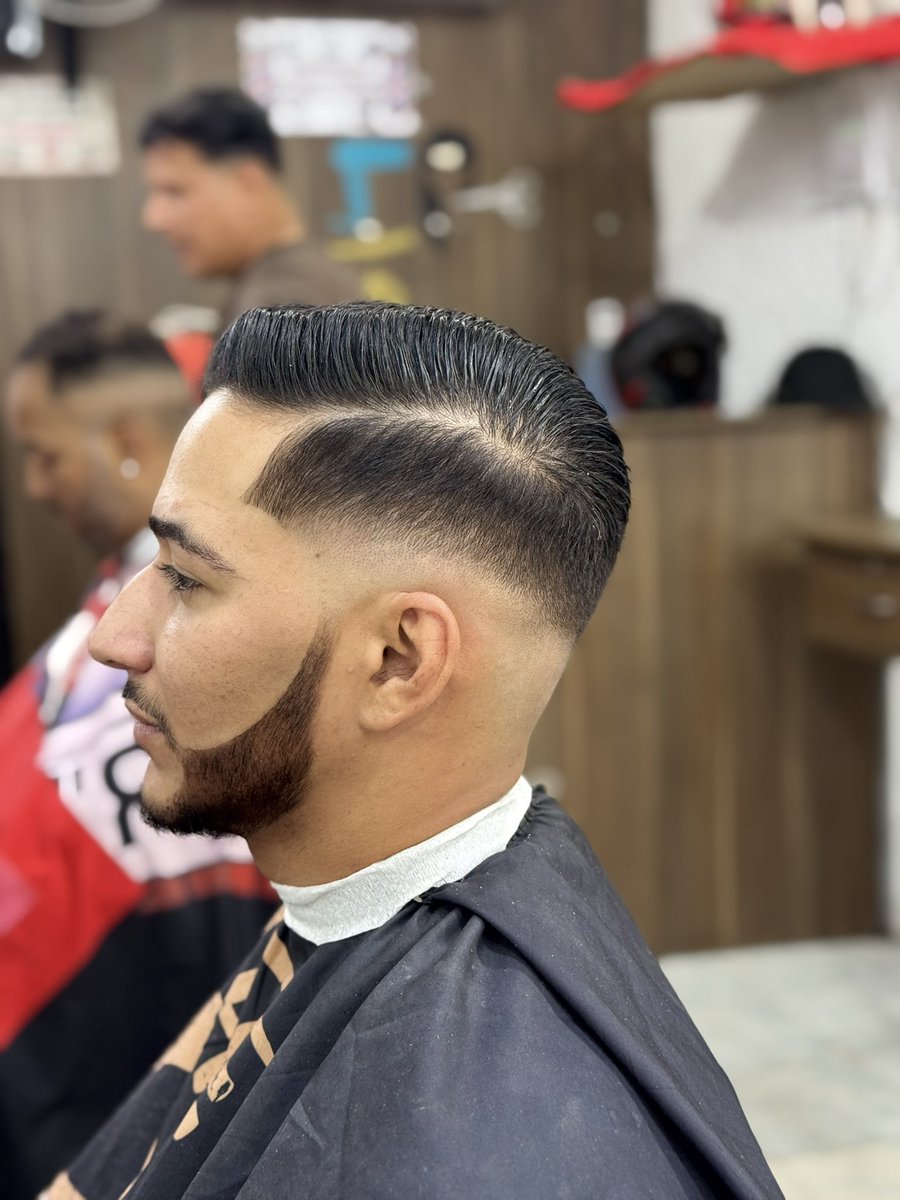 Luisagri_ofc's tweet photo. Para quienes preguntan sobre mis cortes de barbería acá adjunto algunos de mis trabajos, estaría agradecido si me ayudas con un RT, estaré agendando citas al dm para los interesados. 
Atiendo en Catia Pérez Bonalde o a Domicilio. https://t.co/Us91llRDdI