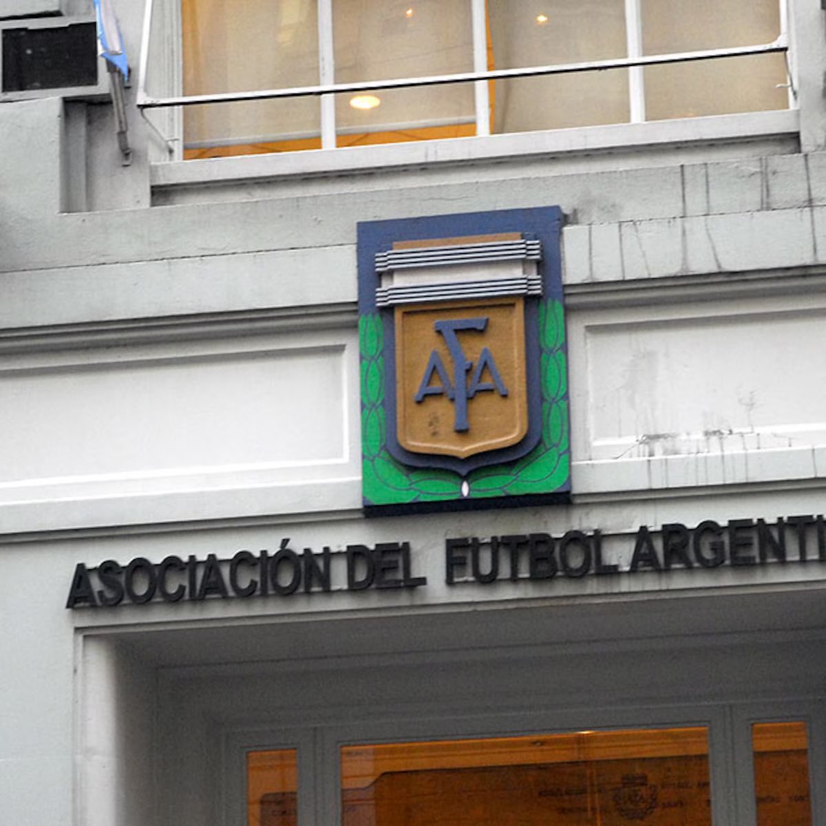 Muchos equipos de Primera y del ascenso armaron amistosos para el fin de semana. Desde AFA hoy bajaron un claro mensaje a través de WhatsApp: “el paro del 5 al 8 es para partidos de carácter OFICIAL o AMISTOSOS”. Los clubes tuvieron que cancelar todo lo que habían programado.