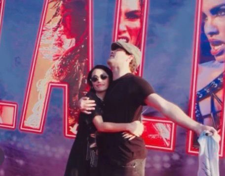 Antes de que termine el día, feliz 4 de marzo muchachas💚