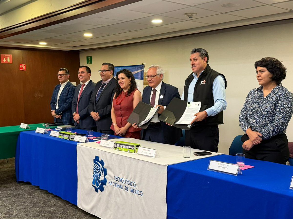 Daniel Arcos tweet media