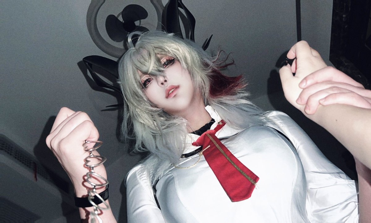 出卖世界的耶格 tweet media