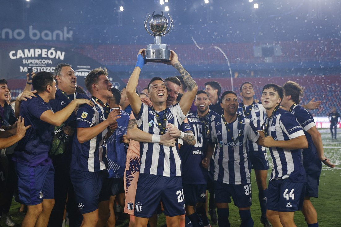 ComandanteDepi's tweet photo. 1 año de uno de los días más felices de nuestras vidas
El único campeón de la provincia💙🤍💙 https://t.co/V96Q5aGElA
