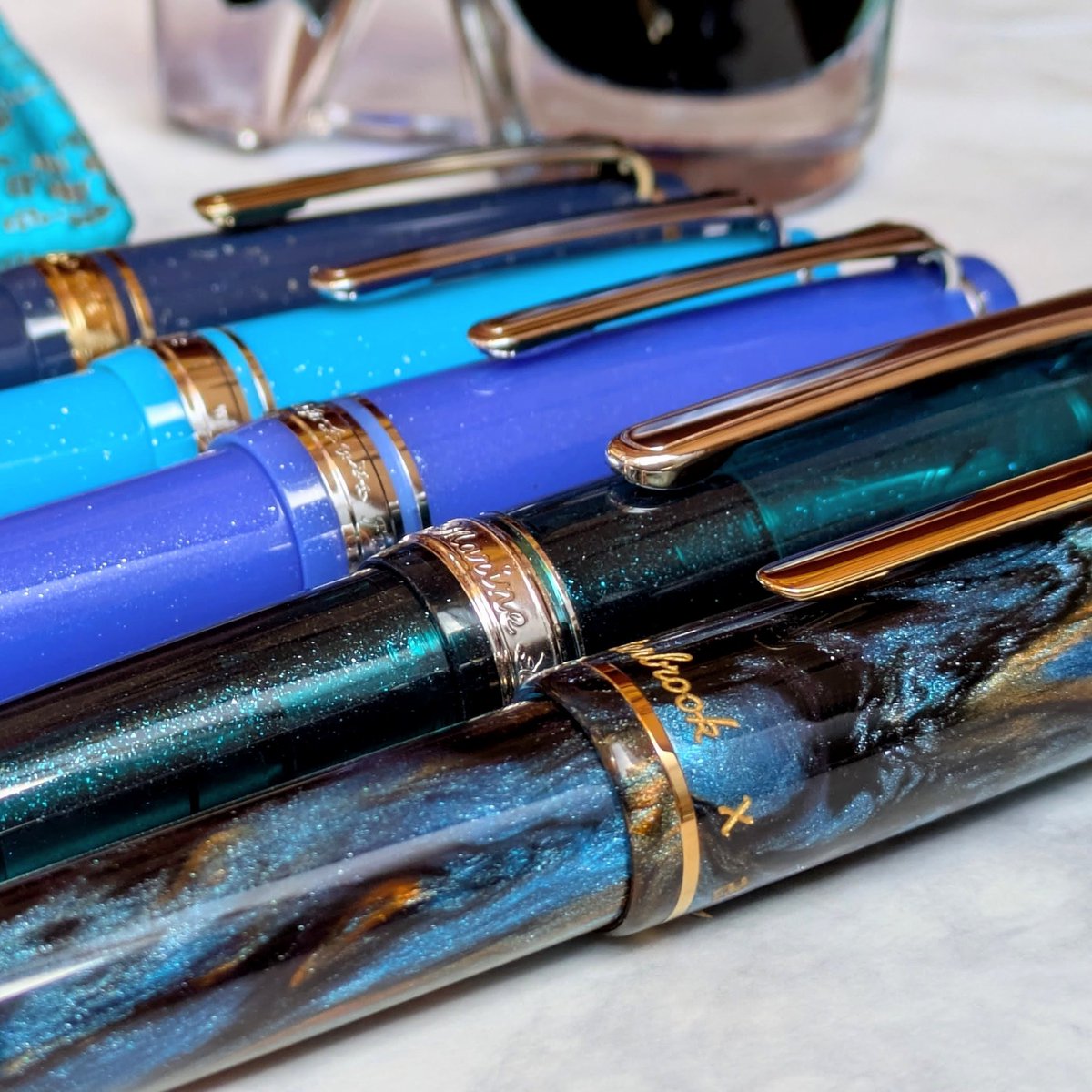 Which blue is your favorite?💙 BUNGUBOXオリジナル万年筆の青軸を