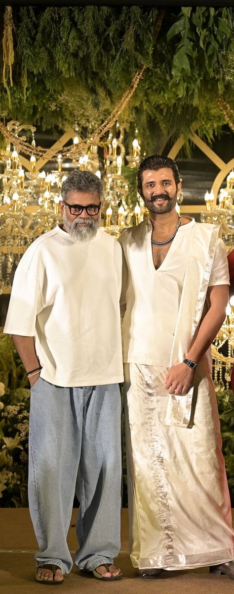 Khandavall75077's tweet image. ఈ కాంబినేషన్ లో సినిమా పడాల్సి... 
మిస్ అయ్యింది. 
#puspha
#Sukumar #VijayDeverakonda