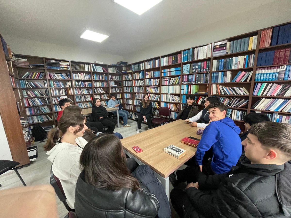 cmsbl's tweet photo. Dağcı’nın 186. Sözü etkinliğinde Mustafa Avcı moderatörlüğünde Richard Bach’in “Martı” kitabı konuşuldu.
@tcmeb 
@Yusuf__Tekin 
@SakaryaValiligi 
@sakaryamem 
@coskunbakirtas 
@adapazarimem 
@enkahraman54 
@recepalmaz1 https://t.co/A1umdFcuig