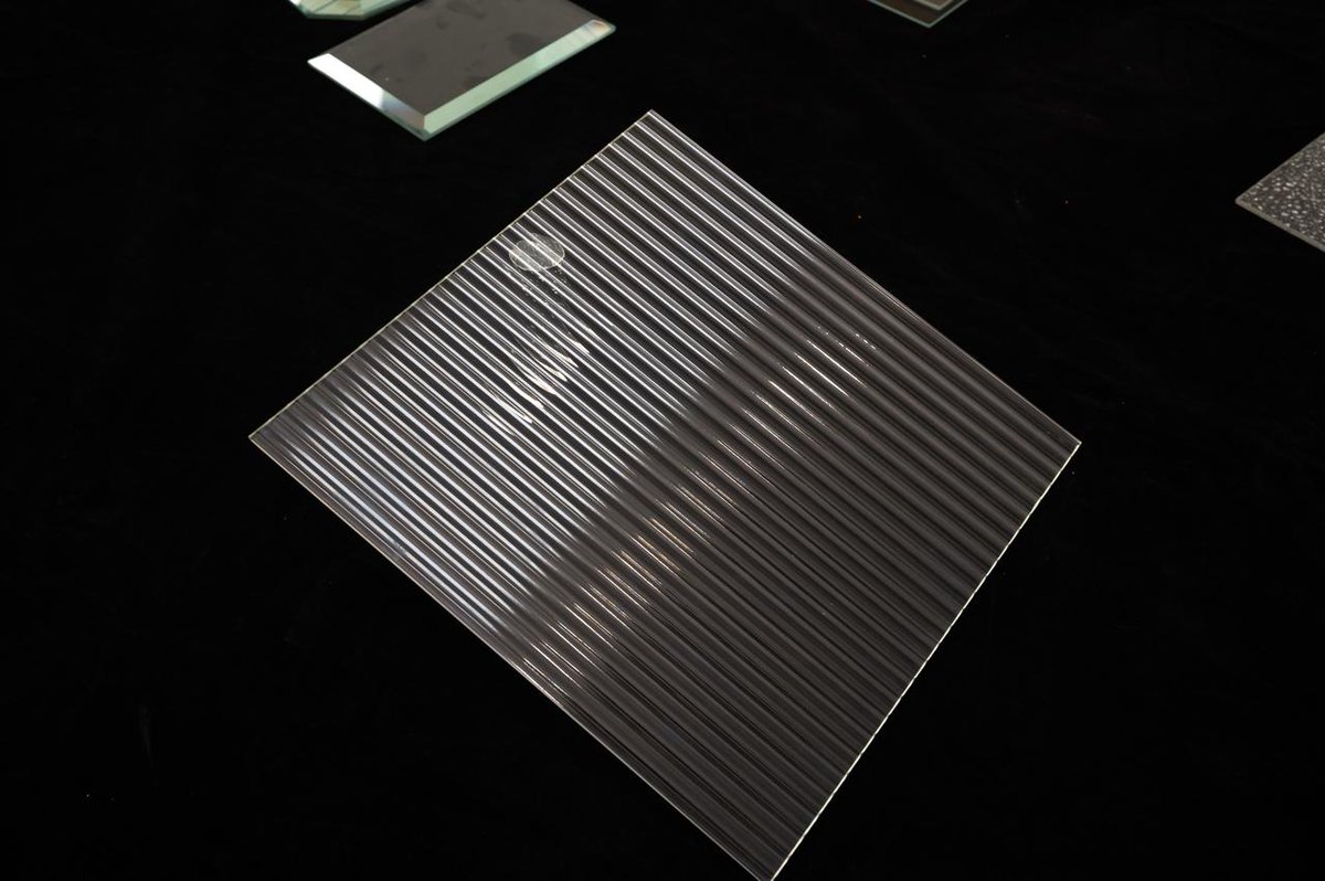 vattiglass2025's tweet image. ☀️Enhance your space with Vatti Glass’ ultra clear patterned glass!
Our decorative glass partitions use 6mm or 8mm fluted patterned glass sheets, crafted via precise calendering methods.
Learn more at: vattiglass.com
#VattiGlass #patternedglass #RainBpatternedglass