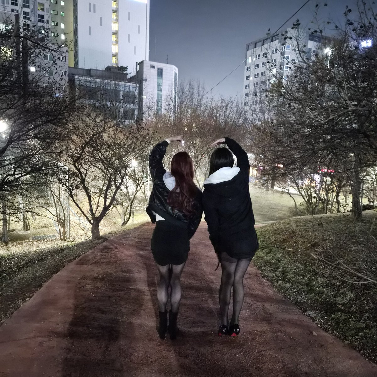 아리까리 tweet media