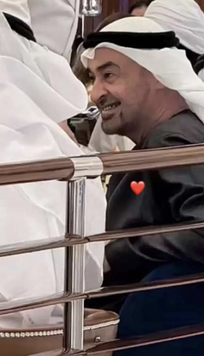 وأمر دولتنا إلى أمـرك يعـاد
سوّ لي تشوفه صحيح بلا حدود

ودولتك مع رايتك والإتحاد 🇦🇪
هو قدرنا وانت للدوله عمود

دام عزك رييـس لهذي البلاد
ودمت قايد في نعيم وفي سرور 

#محمد_بن_زايد 
#محمد_بن_راشد
