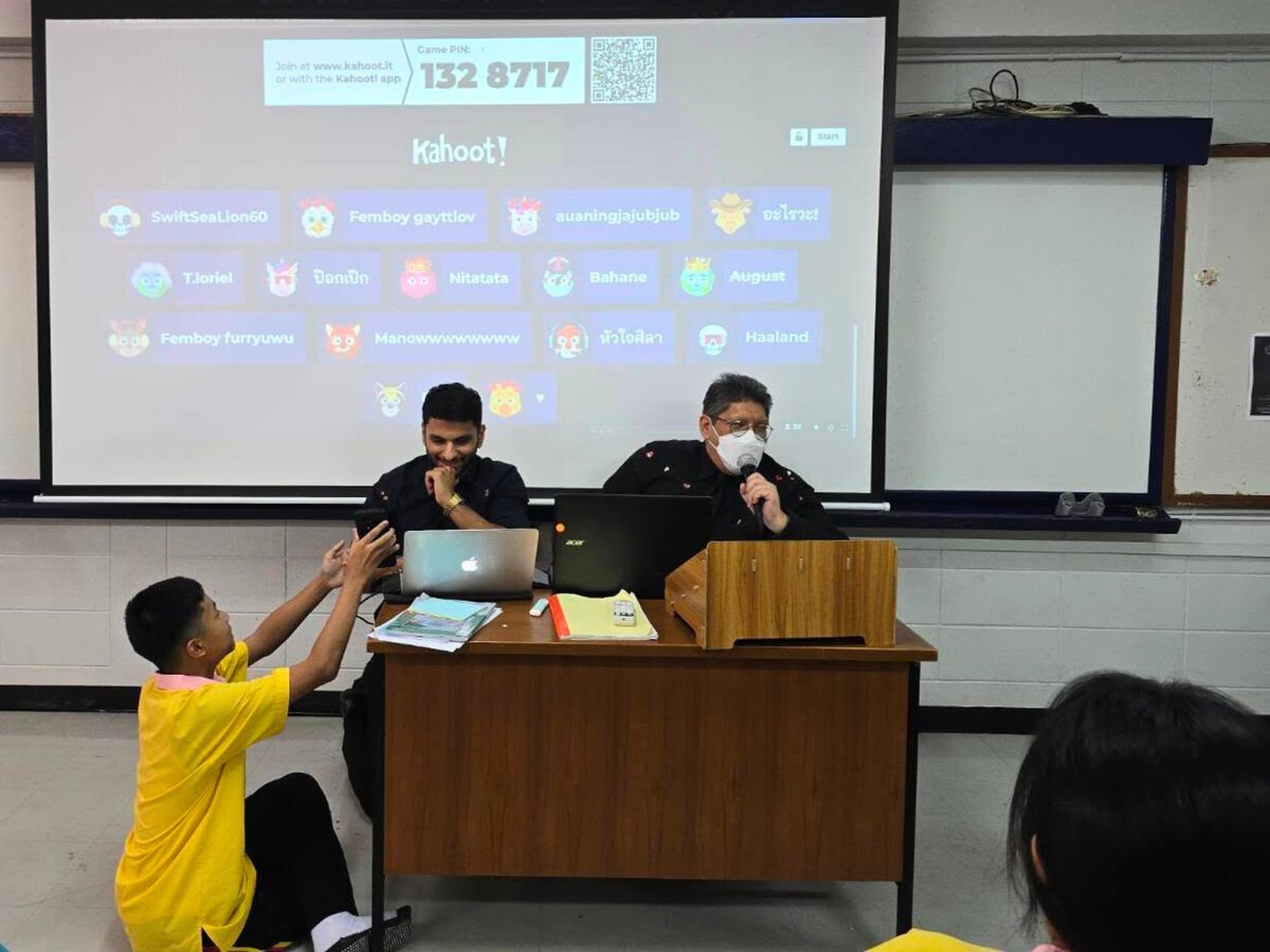 BFITSThailand's tweet image. Who says the final week of the term ends with tears? 🌟 Our bright students and the WPS BFITS Program team definitely wrapped it up with laughter, fun @Kahoot games, and great classroom moments to truly remember 🧡

#WPS #BFITSProgram #ShineWithBFITS #JoinWPS #TeachInThailand 🇹🇭