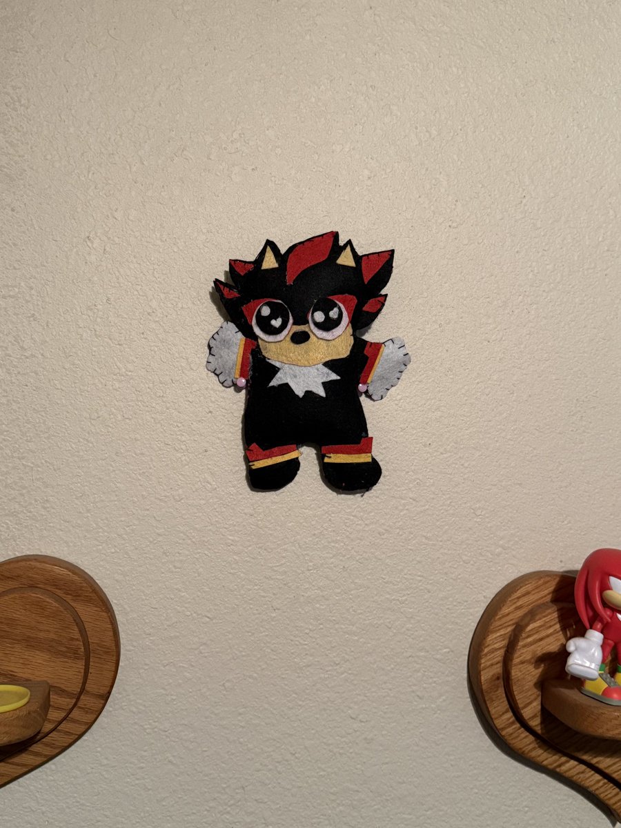 eyep3ach's tweet photo. I think about the shadow my brother Crucified on his wall https://t.co/WTzl9HtJl9