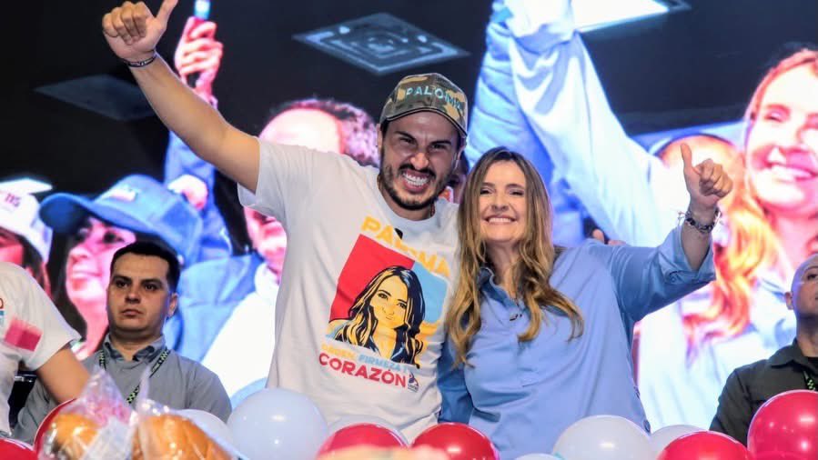 FabianAndresHC's tweet photo. #PorSantanderY🇨🇴 Bucaramanga lo ratificó!!! Una ciudad antipetrista que está mamada. 💪🏼

Este 8 de marzo tendremos Representante a la Cámara con el Centro Democrático 103 @SoyMiguelPintoR y @PalomaValenciaL en la Gran Consulta. https://t.co/sOx2k8pneG