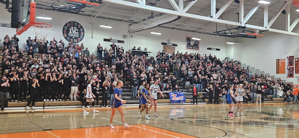 TV Lady Hoops tweet media