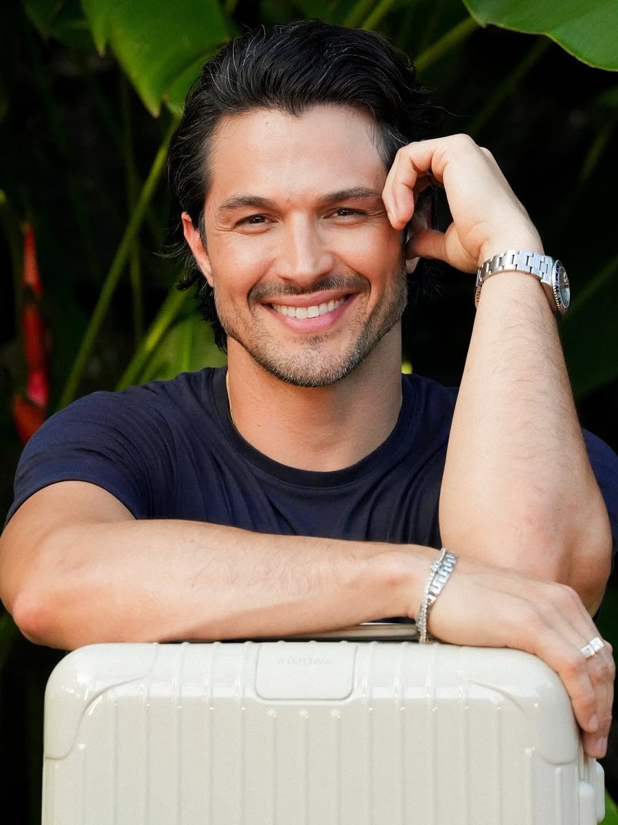 Feliz aniversário para o mais especial do mundo! ⭐️💛 te amamos infinito <a href="/RomuloEstrela/">ROMULO ESTRELA®</a>