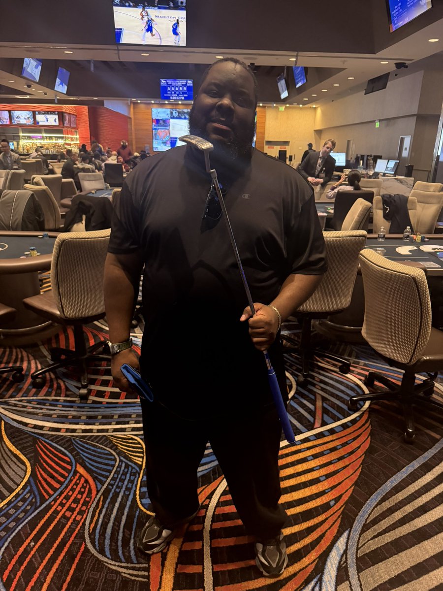 MagnusQGamez's tweet image. #mgmpoker #cakesclassic