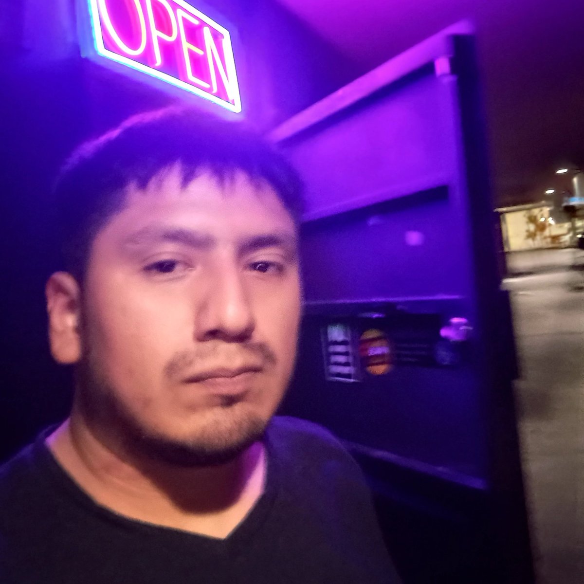 brian970540's tweet photo. Me last night, 💭 Unwinds 💭. https://t.co/Jg1maaXew5