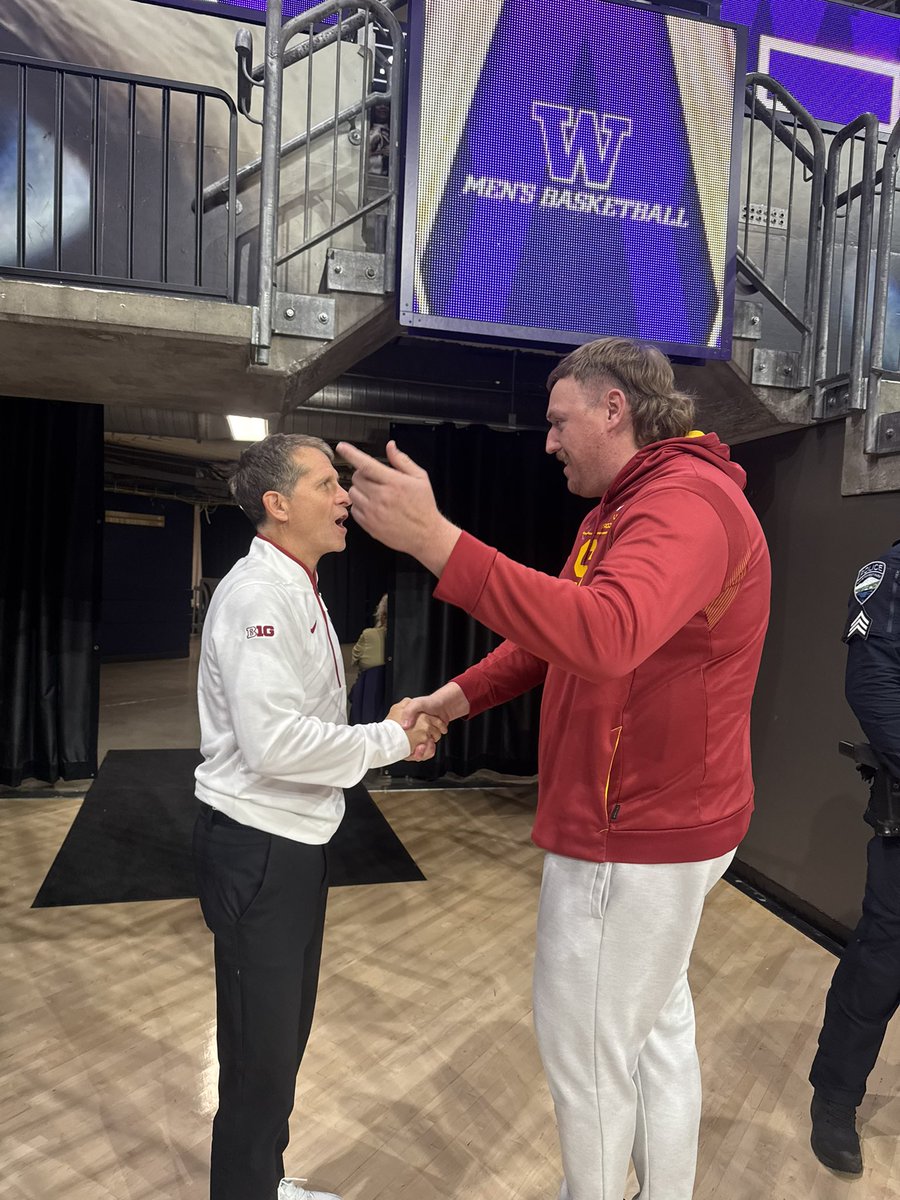 gfd_firefighter's tweet photo. It was a pleasure meeting coach @EricPMusselman @USC_Hoops @bigten https://t.co/0332Xw3dpD