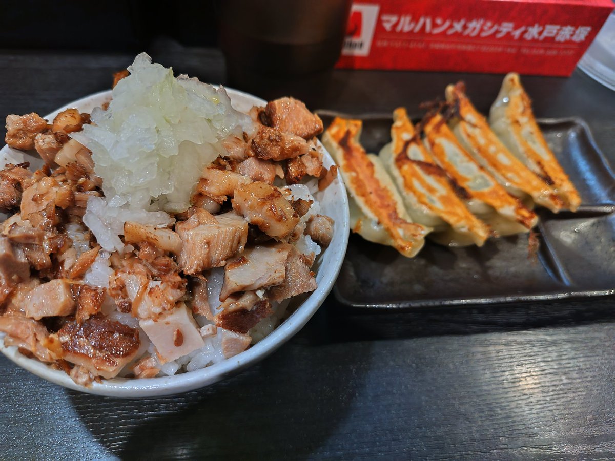 森ボン tweet media