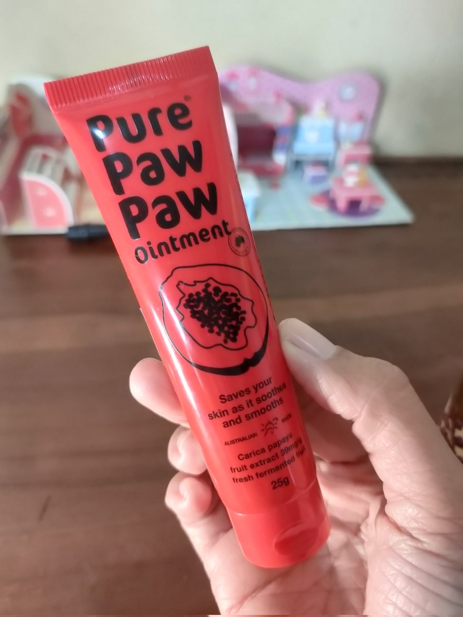 PrincessZhy's tweet photo. Aku juga pakai Pure Paw Paw Ointment buat jaga kelembapan bibir biar ga kering. 👄
 💌 https://t.co/j5iUlXQS7a https://t.co/sHtB0CCBuD
