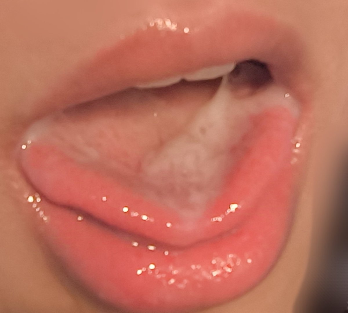 bubblemakeer's tweet photo. 多吃菠萝！味道就好啦
 #吞精 #口交 https://t.co/IMYdxiesYj