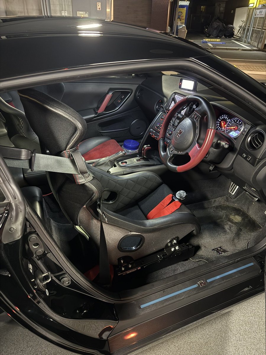 wanwan_34's tweet photo. R35 GT-R track edition engineered by nismo MY15
すっかりサーキット走行とその移動専用になってます
#35の日 https://t.co/MLjv5uQTHz