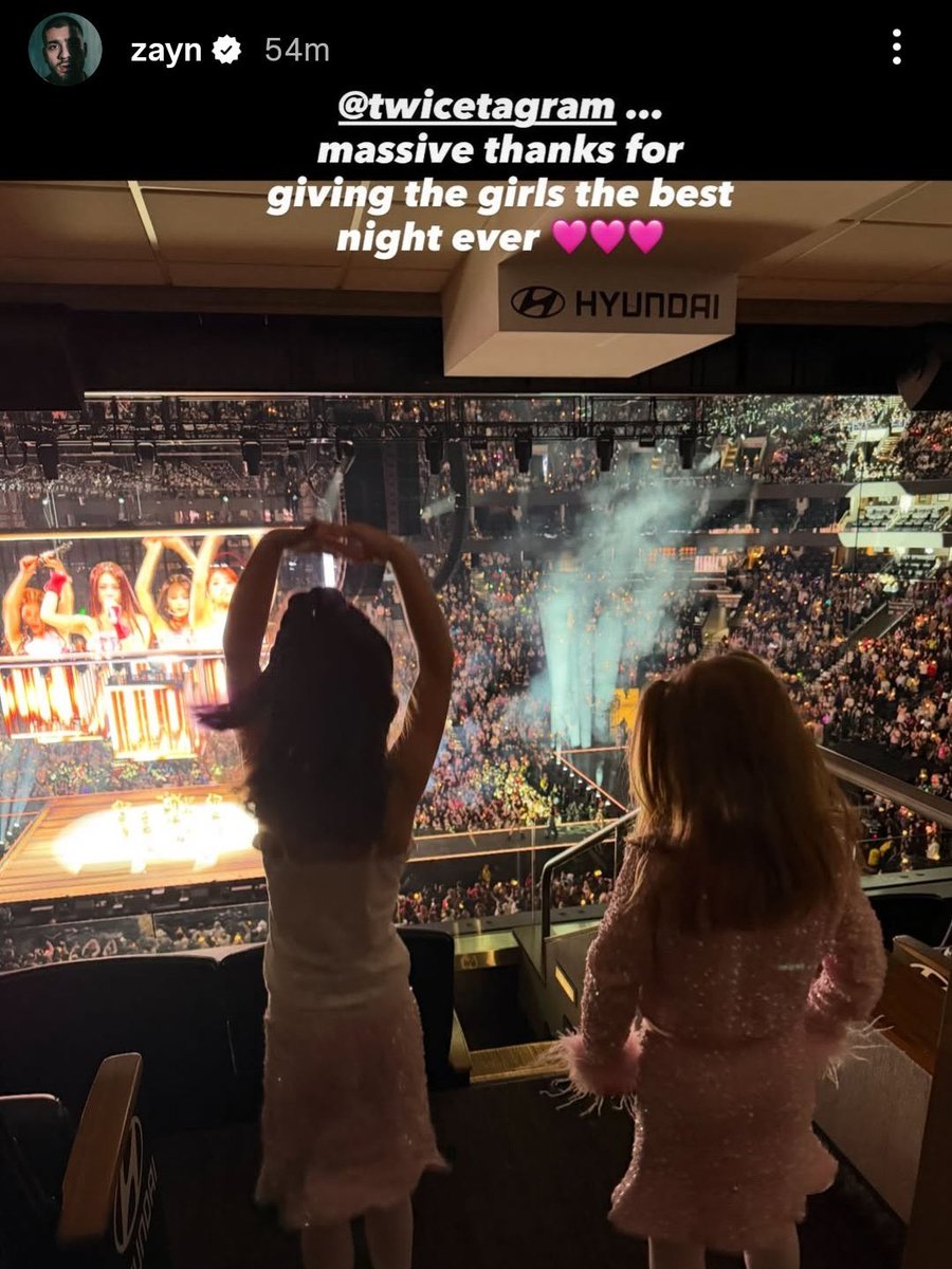 Zayn took Khai to twice's concert🥺