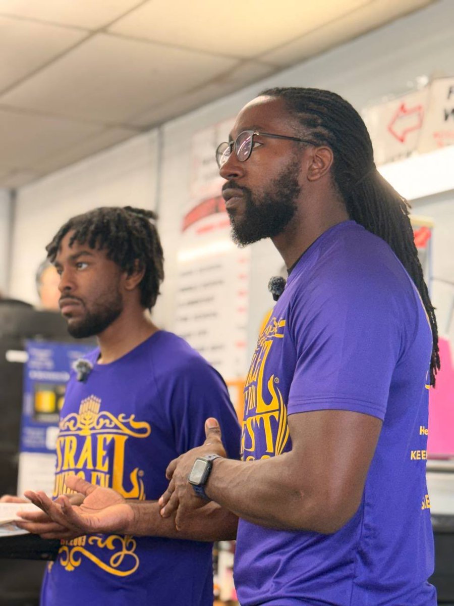 Israelunitedtu1's tweet image. Clippers buzzing, spirits lifted. 💈 We stepped into the barbershop and left with hearts captivated and minds awakened. Outreach done right.

#BarberShop #Sabbath #Wakeup #wisdom