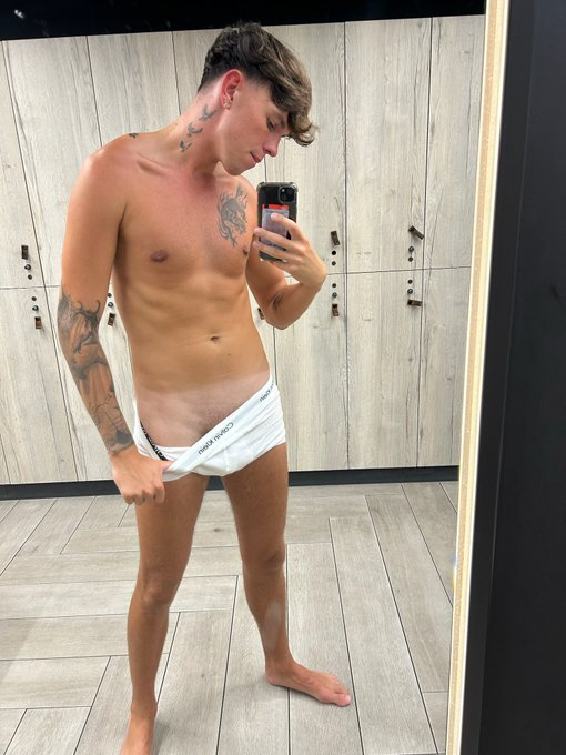 bigfhungox's tweet photo. We can take it slow… or turn it up 😉 https://t.co/ao5pl2T4QW