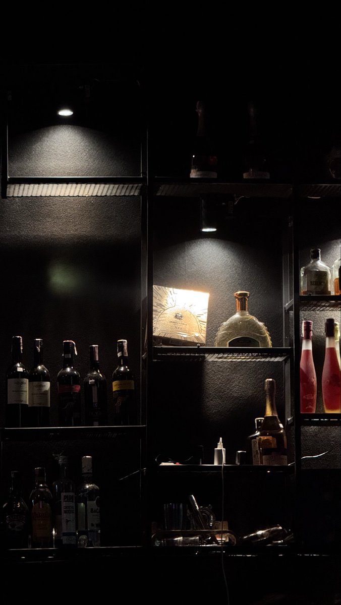 บันได สีแดง📕 tweet media