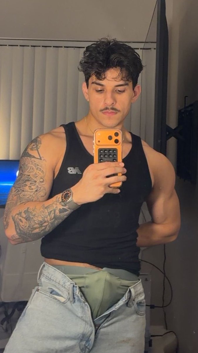 Chris tweet media
