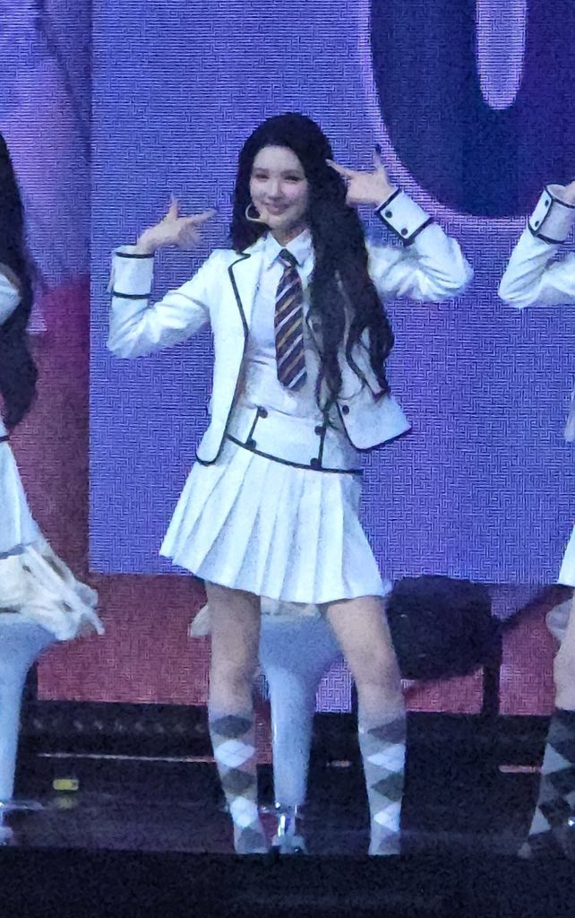 기분 나쁠 때 하는 포즈