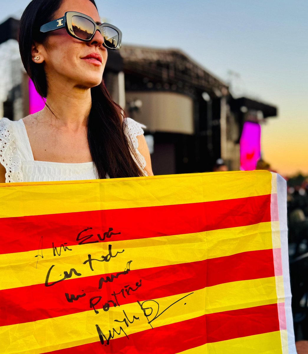 <a href="/AlejandroSanz/">Alejandro Sanz</a> Por bandera, esa persona que te espera ❤️❤️