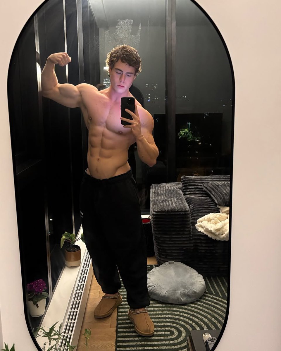 Master Zach T tweet media