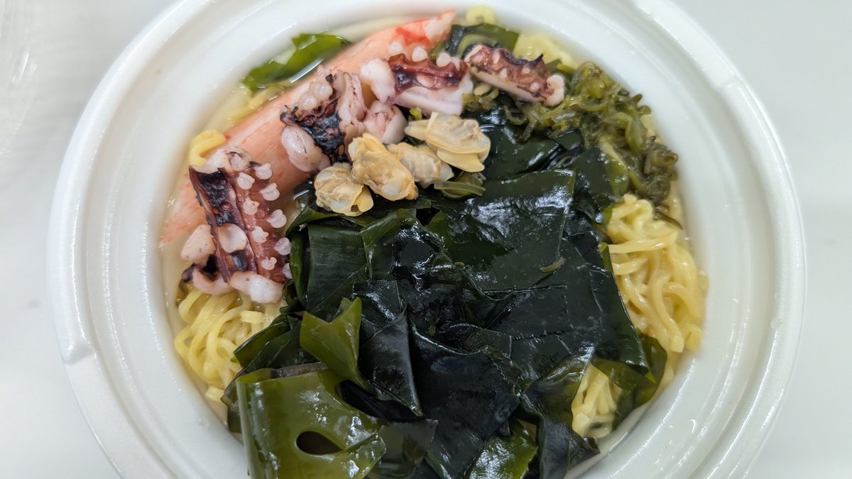 mdthen3's tweet photo. 浜ラーメン＠セブンチルド麺
トロトロ海鮮具沢山海鮮に海鮮出汁キレキレですきに、こじゃんとうまいぜよ。 https://t.co/E9vNUJ2JUA