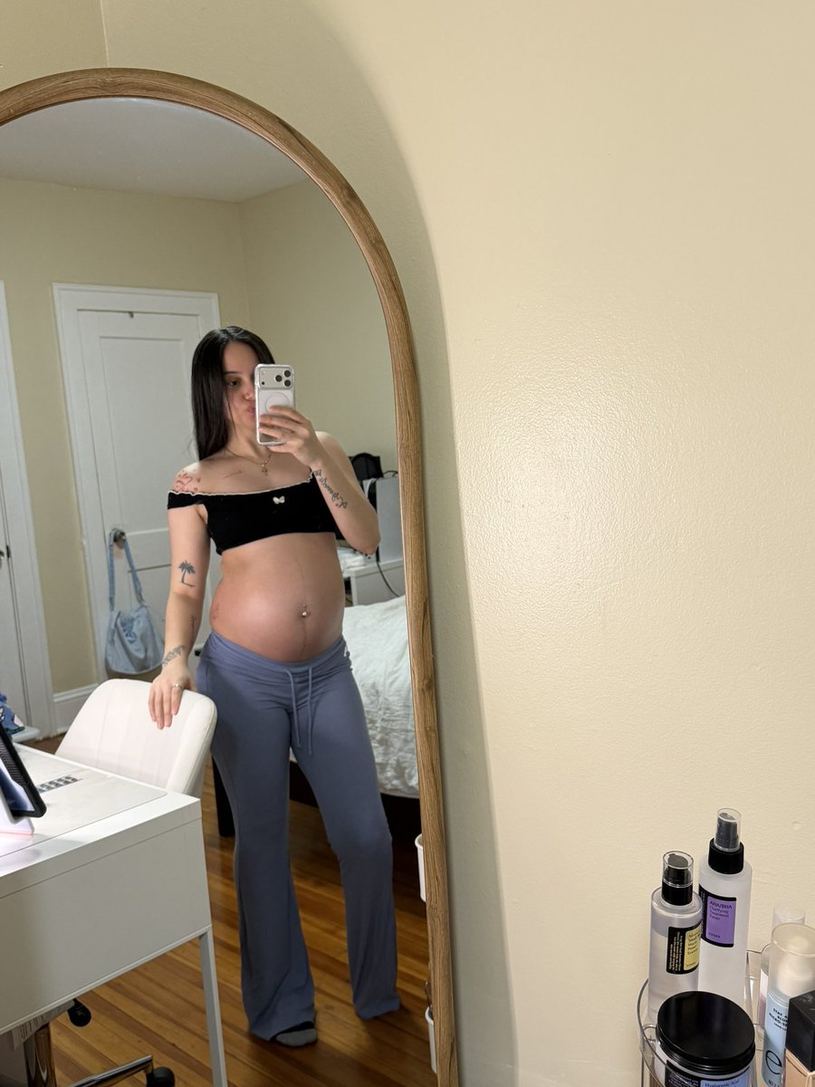 kayrg_'s tweet photo. 👶🏻🍼 https://t.co/cFIaKcQLBB