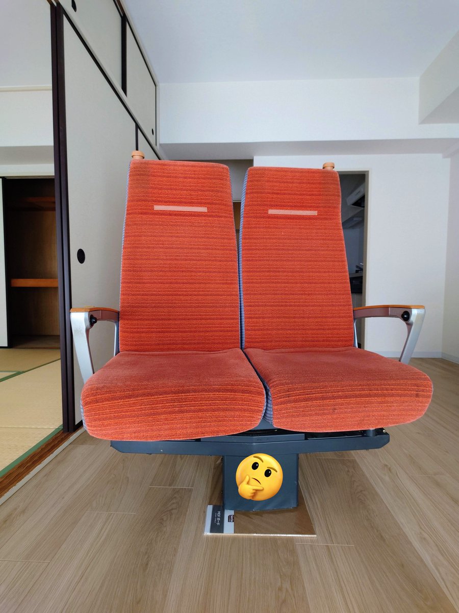 VSE_Romancecar's tweet photo. VSEの椅子、無事に搬入完了💺

試しに家具転倒防止棒で支えてみたら…
普通に座れました‼️
※あくまで自己責任ですが、何かの参考になれば

早く家に持っていけるよう、分解清掃・台座作成頑張るぞ💪

今後もVSE家具の販売、楽しみにしてます✨

#小田急エンジニアリング
#我が家の鉄道レトロ部品 https://t.co/41MIKVCG7v
