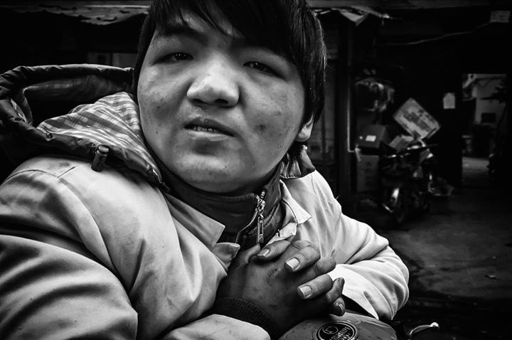 shuttermaniacs's tweet photo. 上海の顔。

#streetphotography
#streetportrait
#Shanghai
#blackandwhite
#snapshot https://t.co/uUysgaqHwx