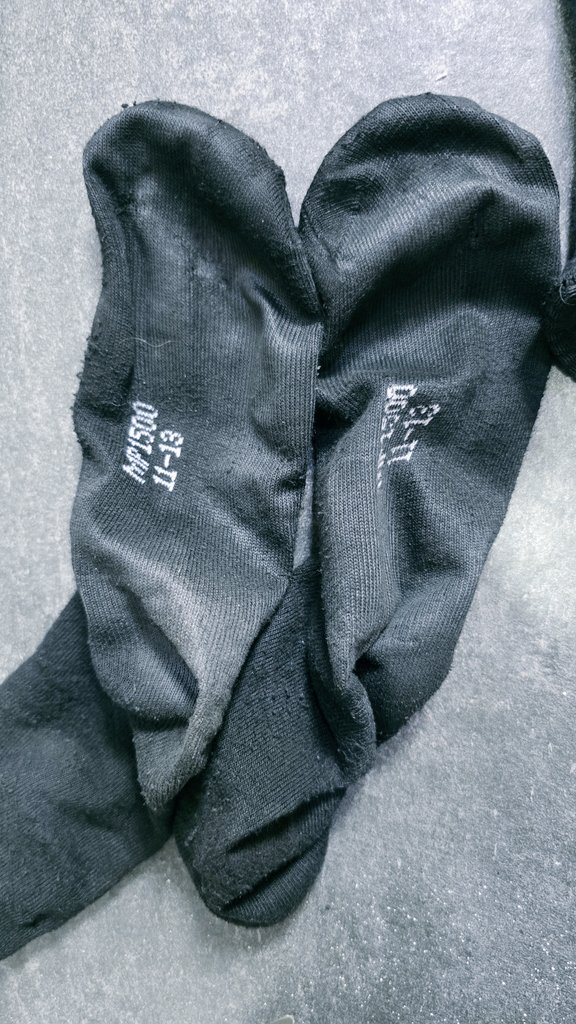 CagedBitchSG's tweet photo. 想yue🤮

#黑袜 #原味 https://t.co/tfb8lYsdYu