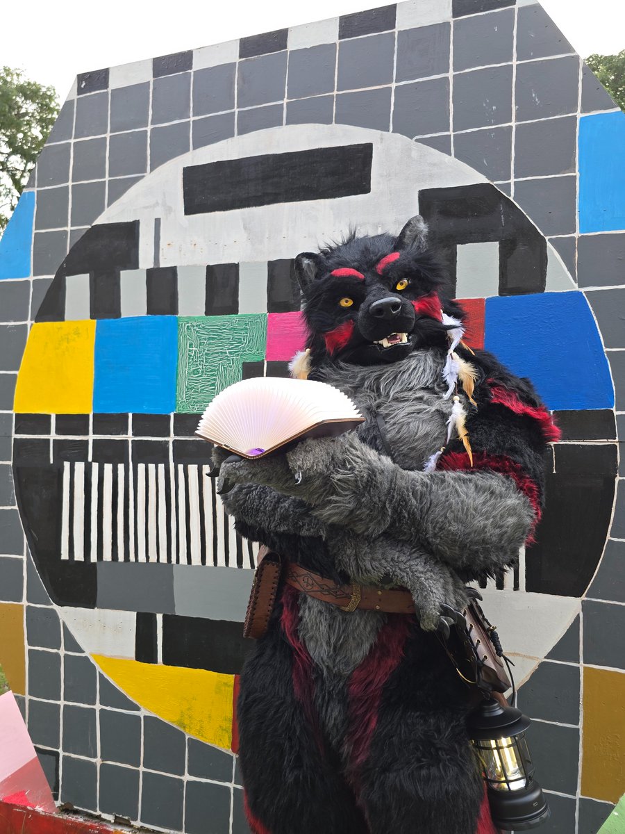 WulfricTaden's tweet photo. Look, I’m part of the test pattern now. 📺
🧵: @Lycan_Work
📷: @ProtoCobol
#FursuitFriday #Fursuit #Chingay #Chingaysg https://t.co/T9mE38SMry