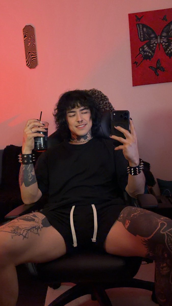 Bragoxx0 tweet media