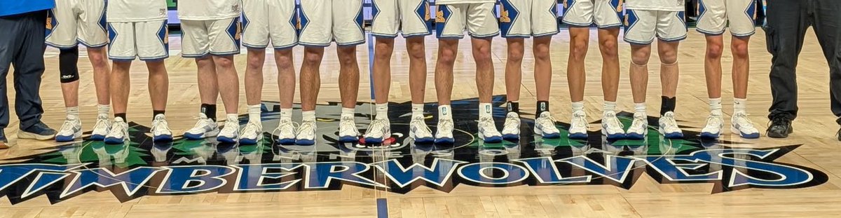 9davidmarcoux's tweet photo. @TravisBOUND Team shoes for the win! https://t.co/opUIF7Ngnv